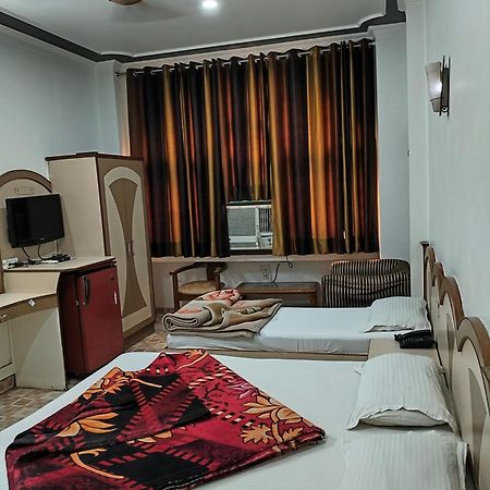 Hotel Yatri International New Delhi Eksteriør bilde
