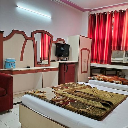 Hotel Yatri International New Delhi Eksteriør bilde