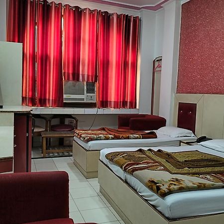 Hotel Yatri International New Delhi Eksteriør bilde