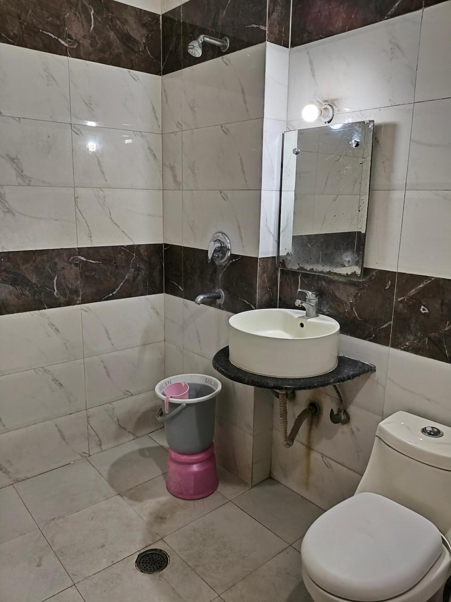 Hotel Yatri International New Delhi Eksteriør bilde