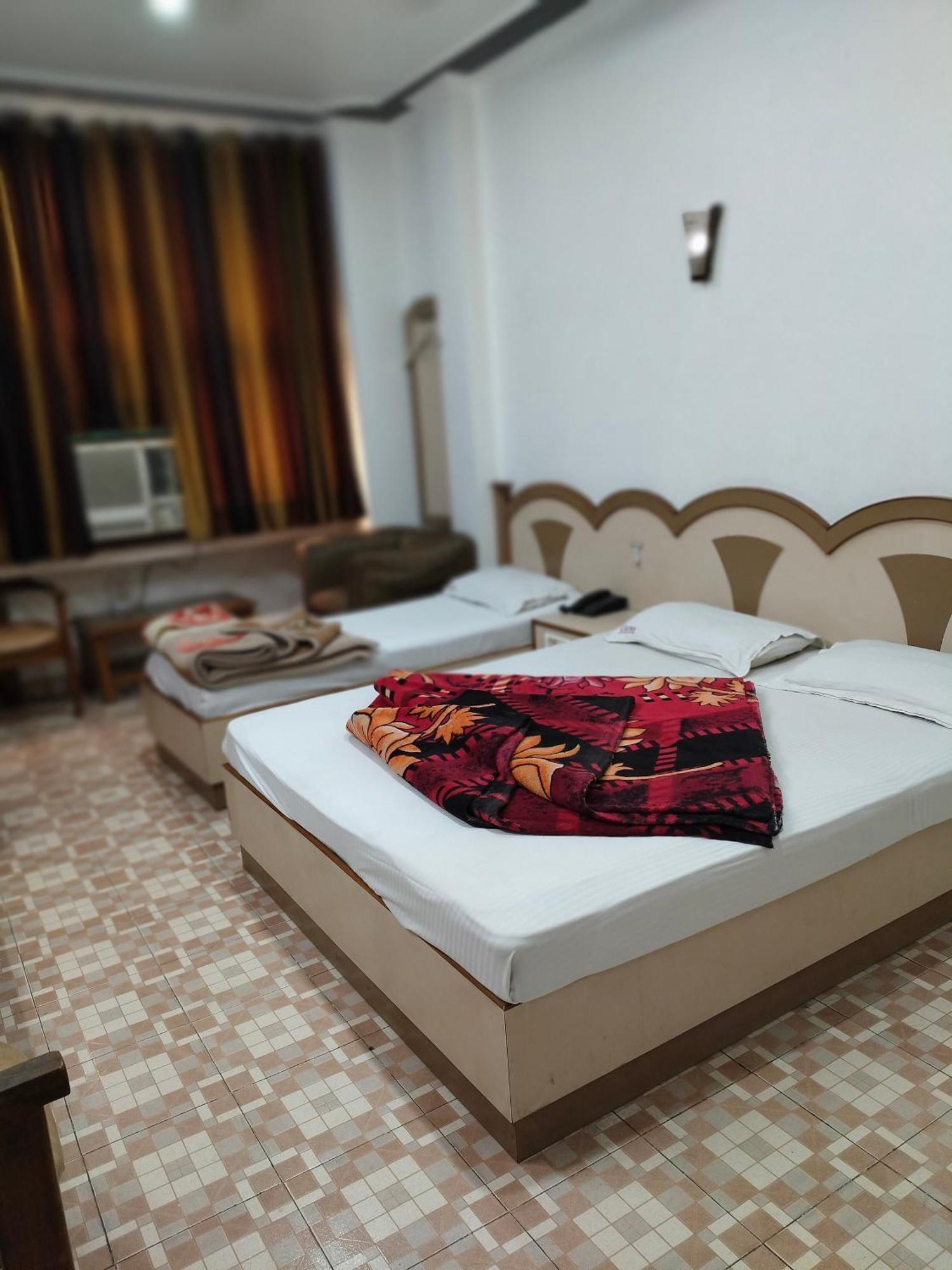 Hotel Yatri International New Delhi Rom bilde