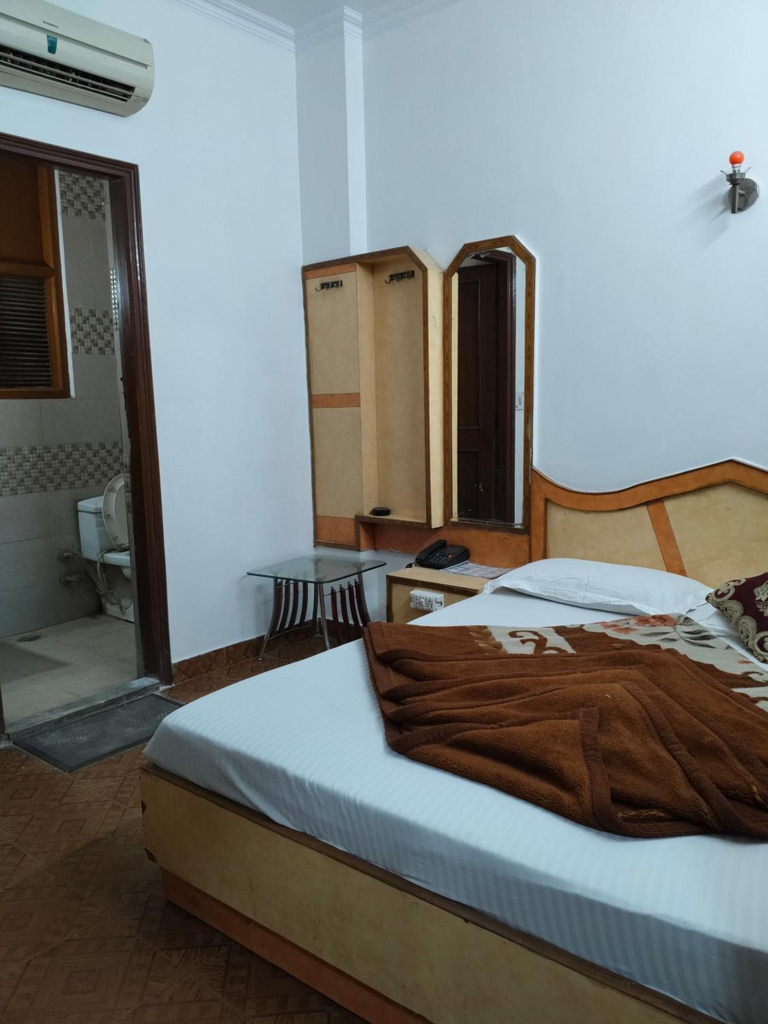 Hotel Yatri International New Delhi Rom bilde