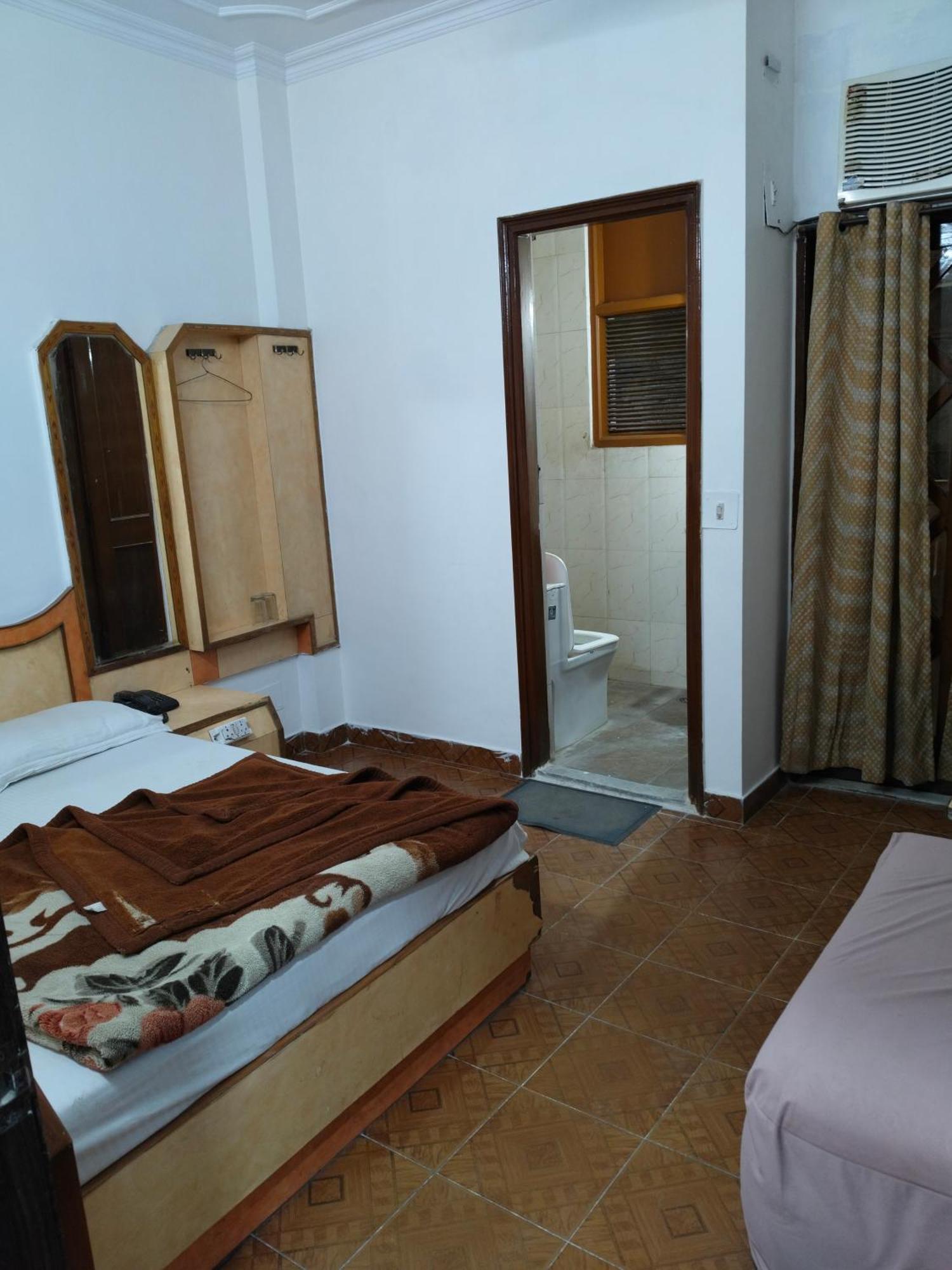 Hotel Yatri International New Delhi Rom bilde