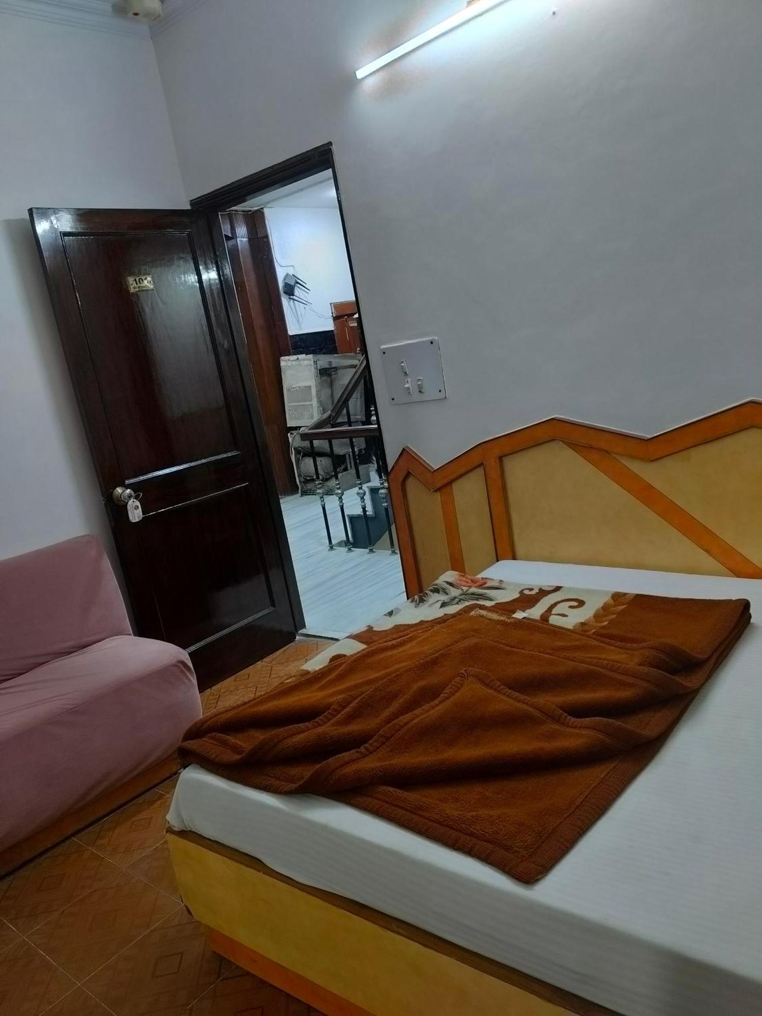 Hotel Yatri International New Delhi Rom bilde