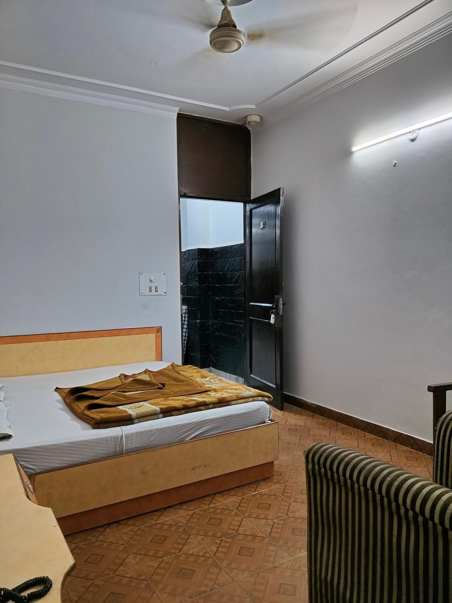 Hotel Yatri International New Delhi Rom bilde
