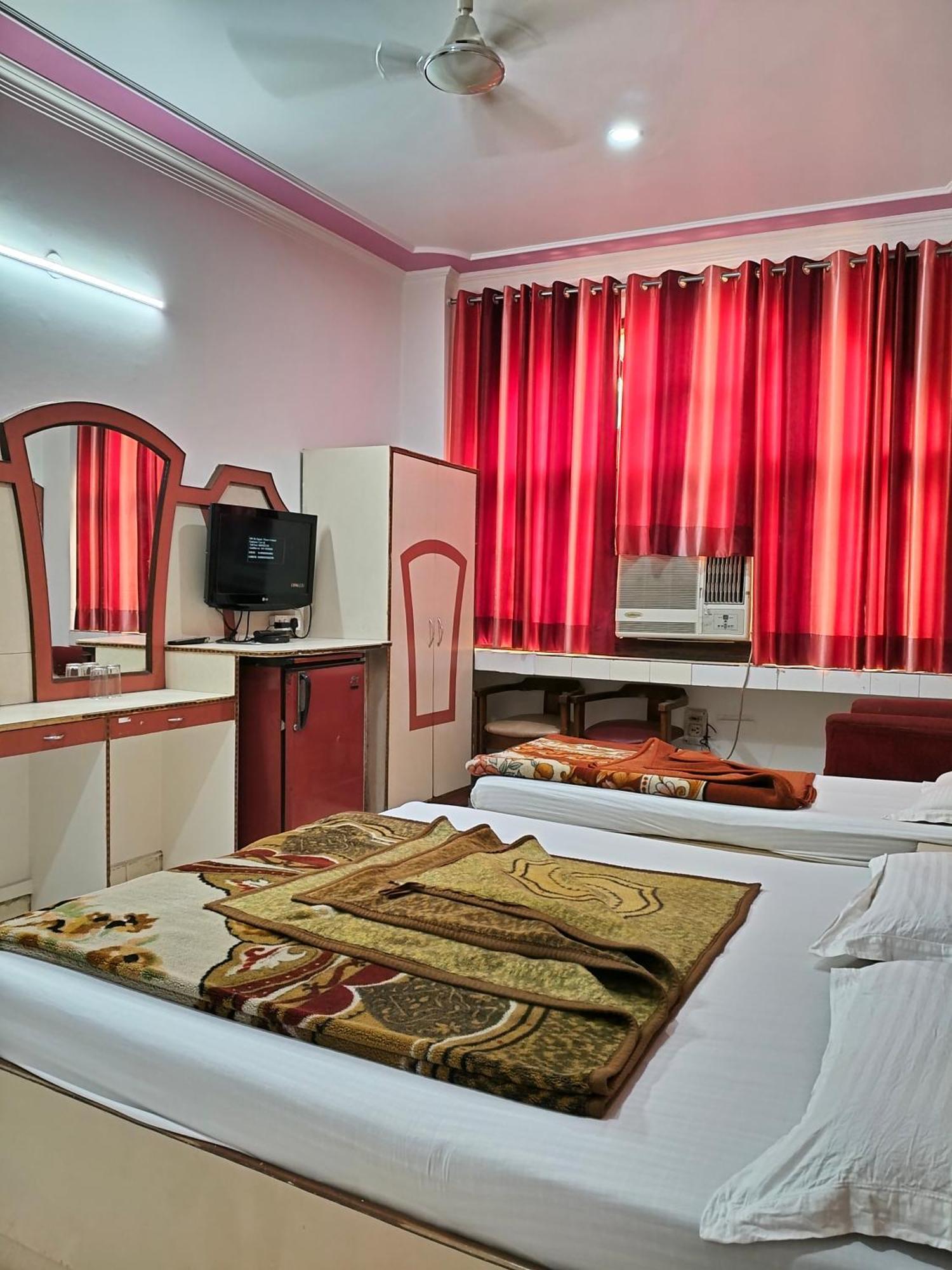 Hotel Yatri International New Delhi Rom bilde