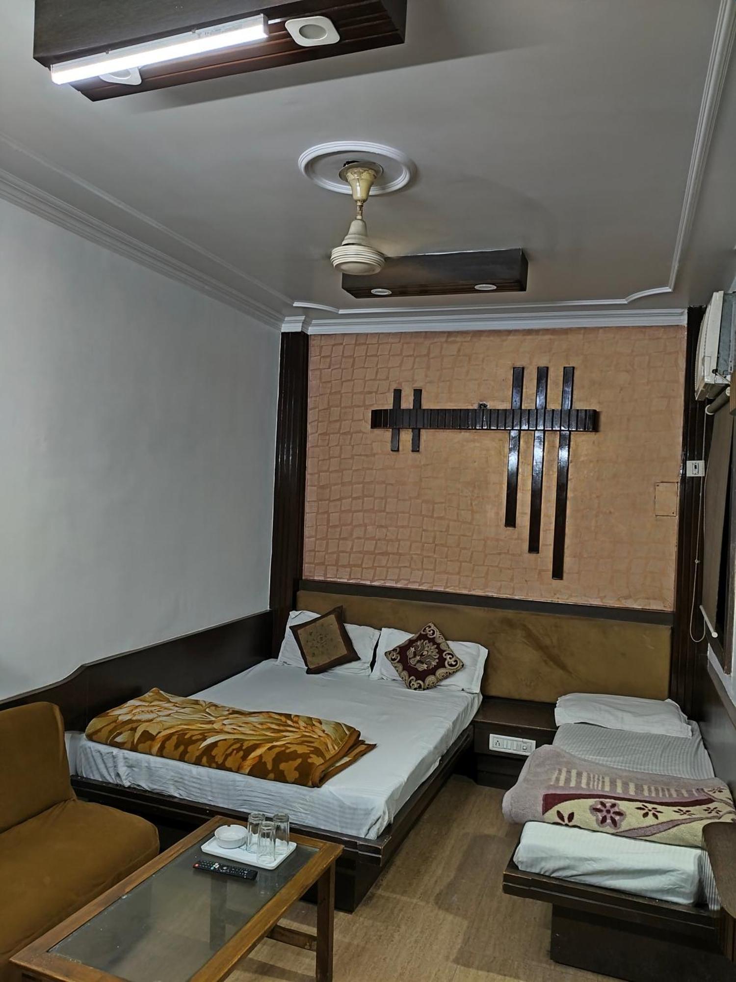 Hotel Yatri International New Delhi Rom bilde