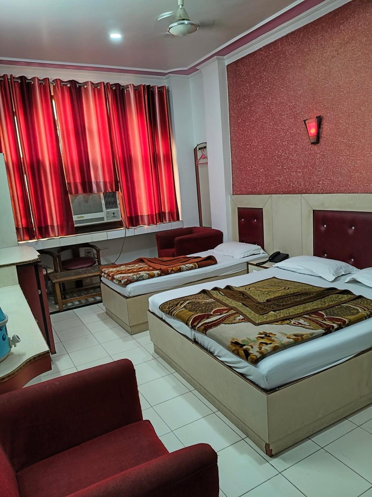Hotel Yatri International New Delhi Rom bilde
