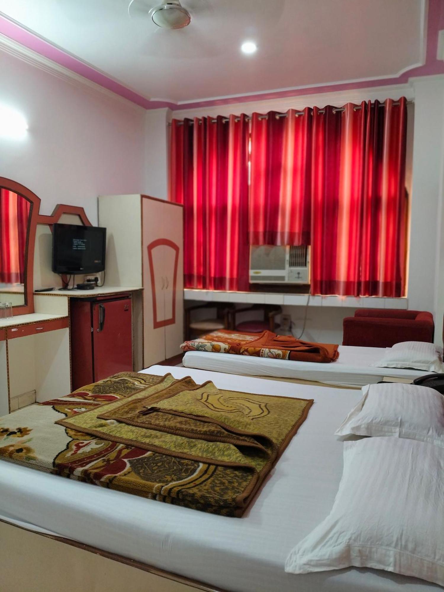 Hotel Yatri International New Delhi Rom bilde