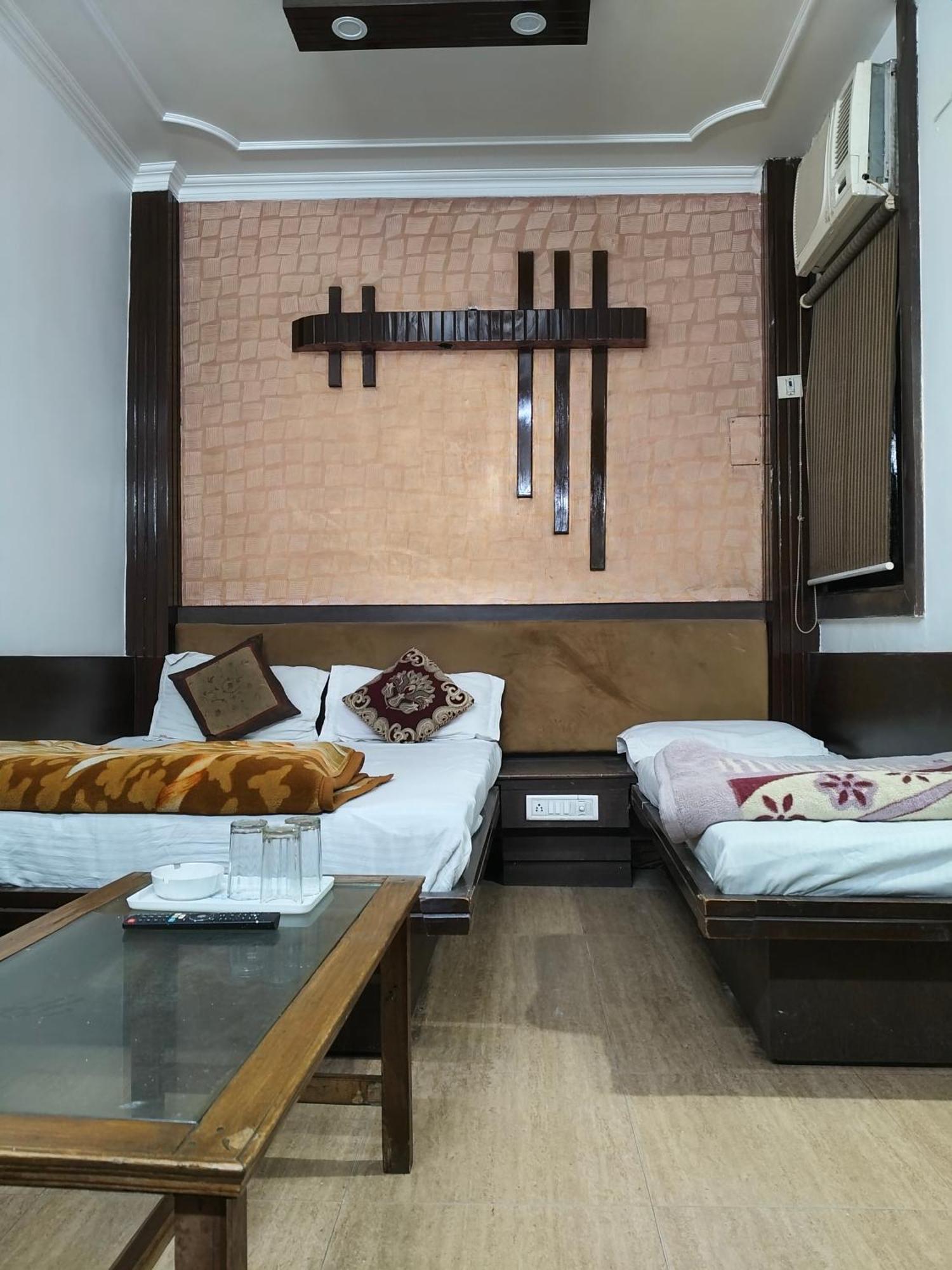 Hotel Yatri International New Delhi Eksteriør bilde