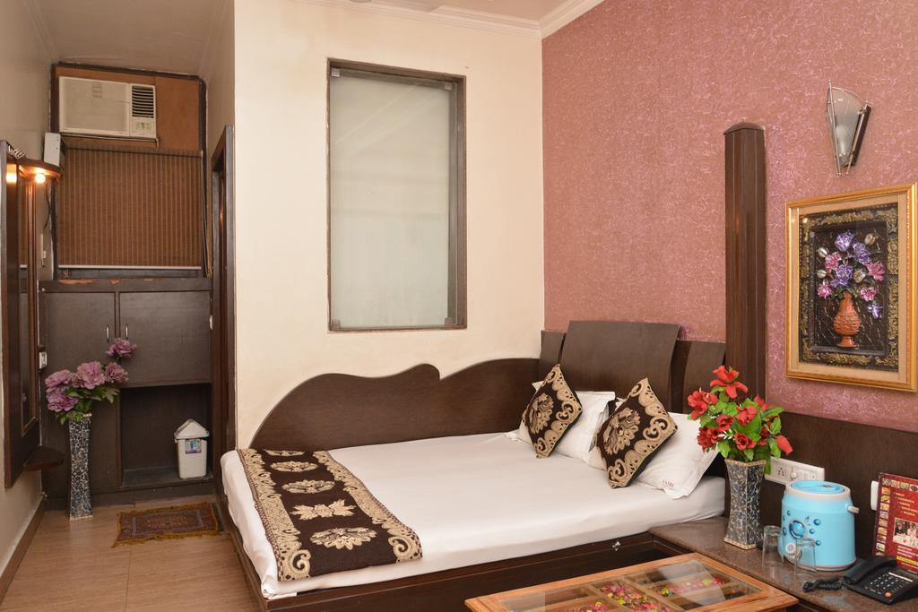 Hotel Yatri International New Delhi Eksteriør bilde