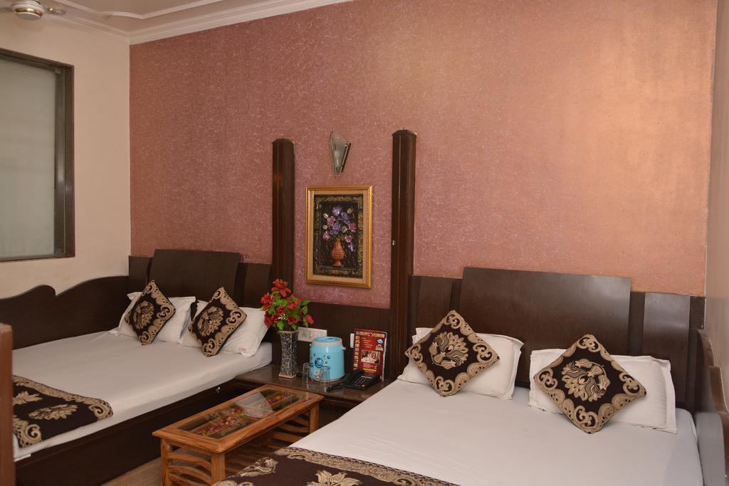 Hotel Yatri International New Delhi Eksteriør bilde