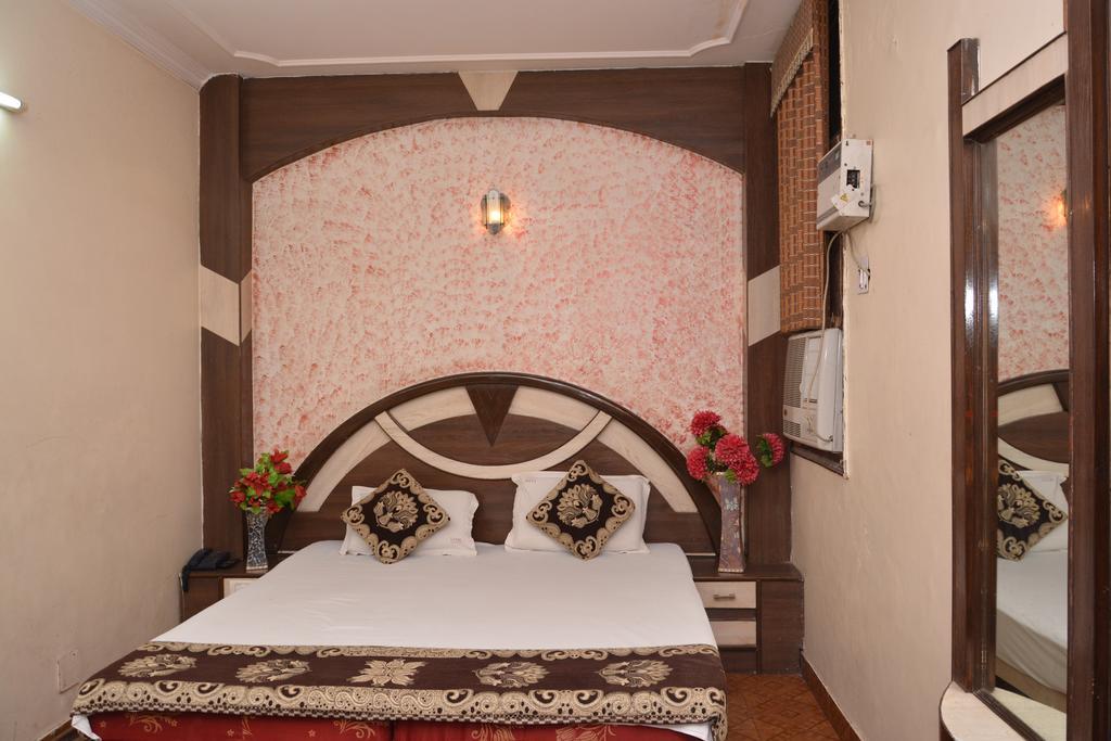 Hotel Yatri International New Delhi Eksteriør bilde