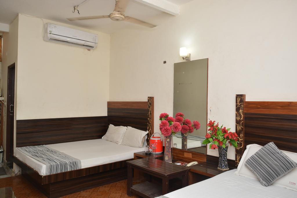 Hotel Yatri International New Delhi Eksteriør bilde