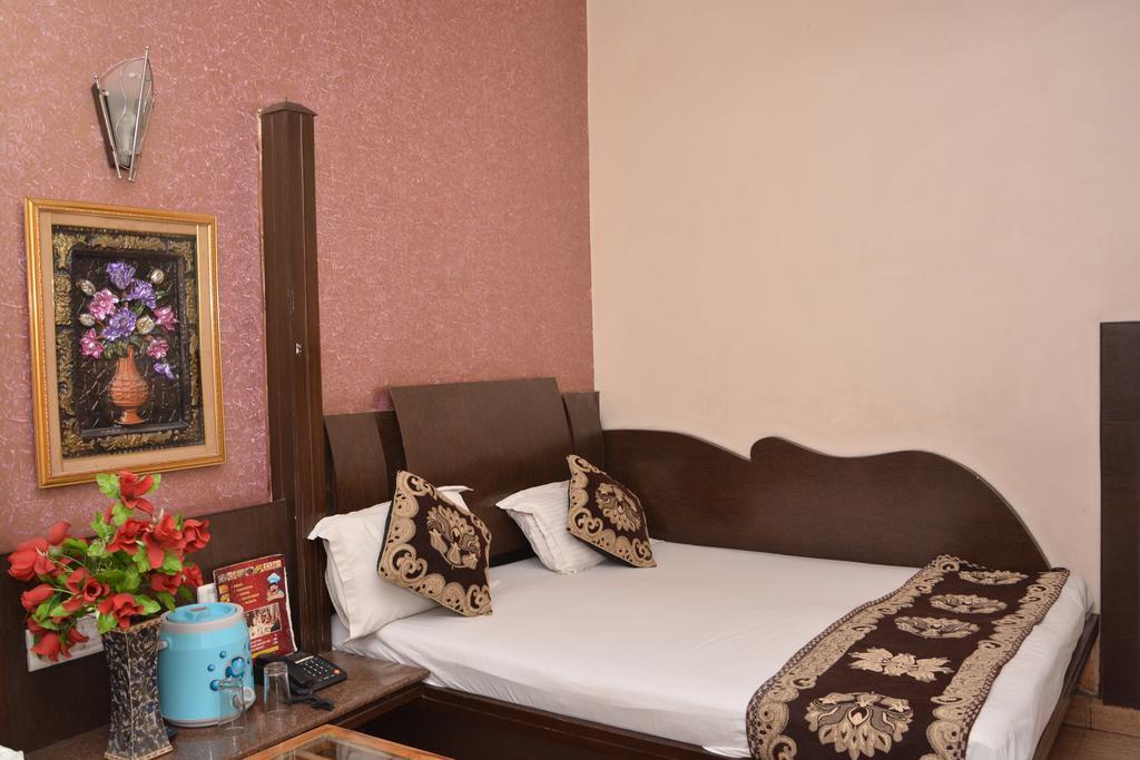 Hotel Yatri International New Delhi Eksteriør bilde