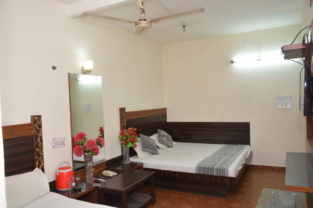 Hotel Yatri International New Delhi Eksteriør bilde